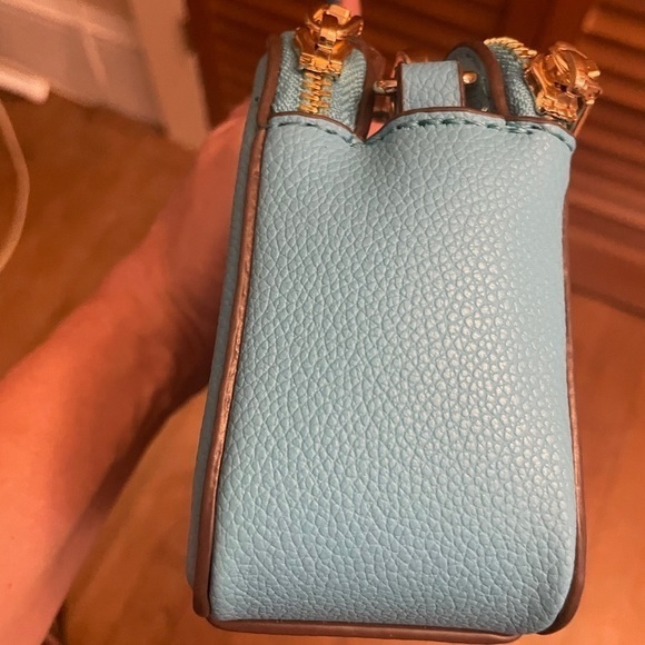 Boho Relove: Ann Klein Green+ Gold Cork Camera Crossbody *MINT* - Picture 5 of 7